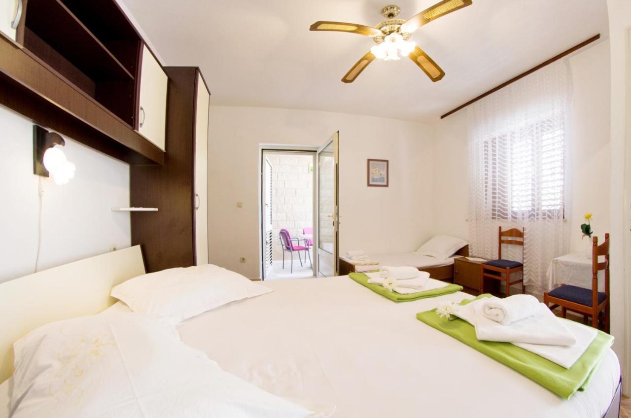 Beachfront House Pope B&B Selca  Dış mekan fotoğraf