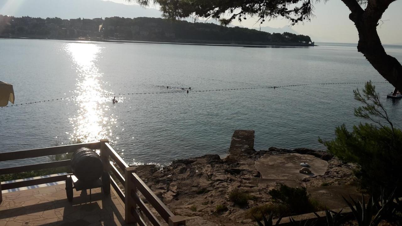 Beachfront House Pope B&B Selca  Dış mekan fotoğraf