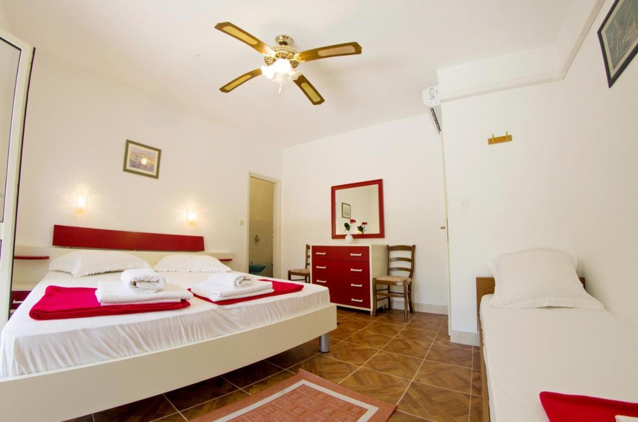 Beachfront House Pope B&B Selca  Dış mekan fotoğraf